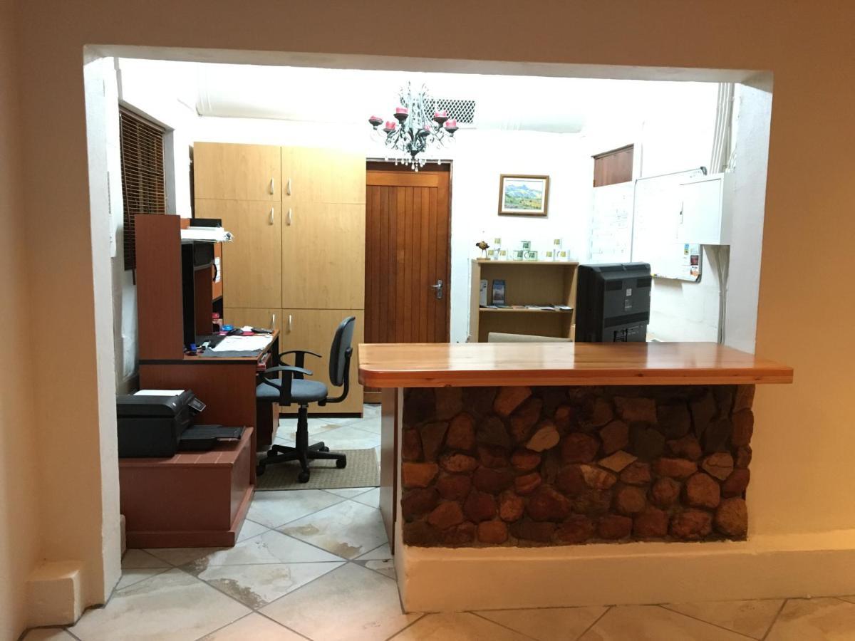 Hotel Oaksrest Vineyards Guest Farm Ladismith Exterior foto