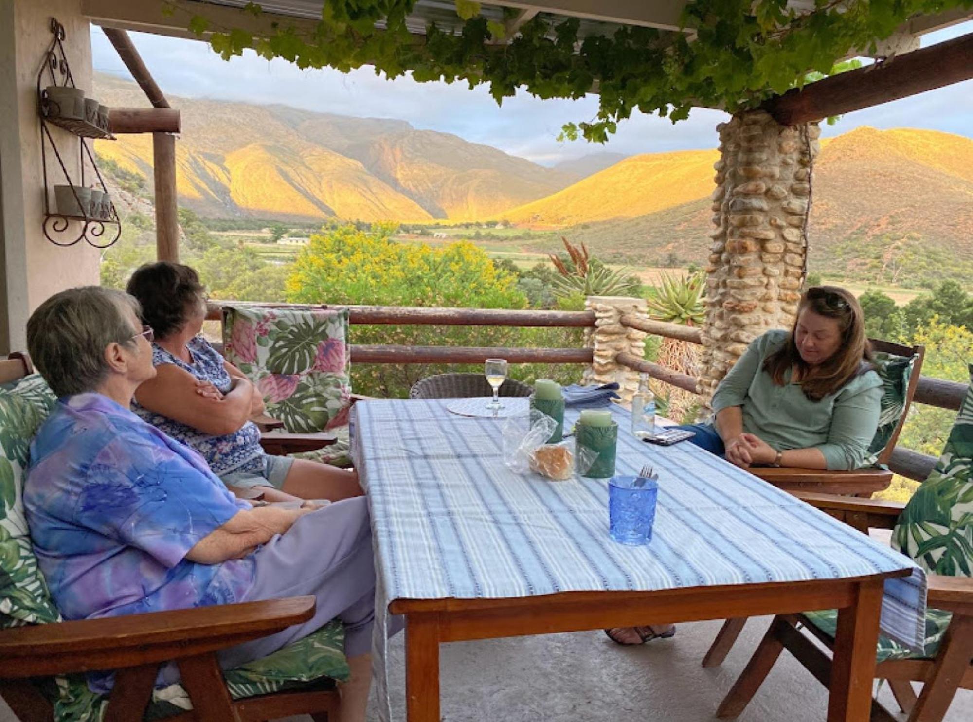 Hotel Oaksrest Vineyards Guest Farm Ladismith Exterior foto