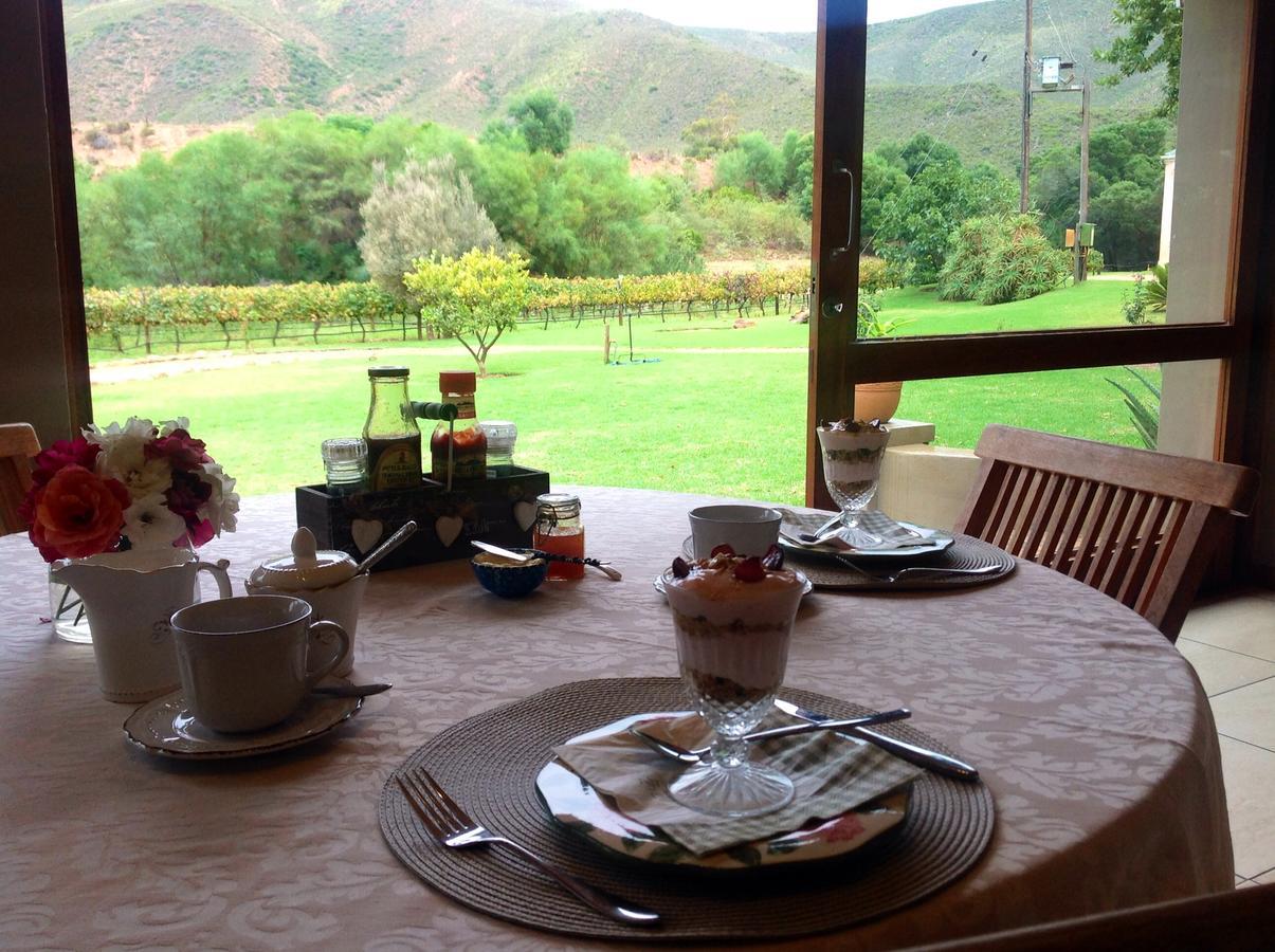 Hotel Oaksrest Vineyards Guest Farm Ladismith Exterior foto